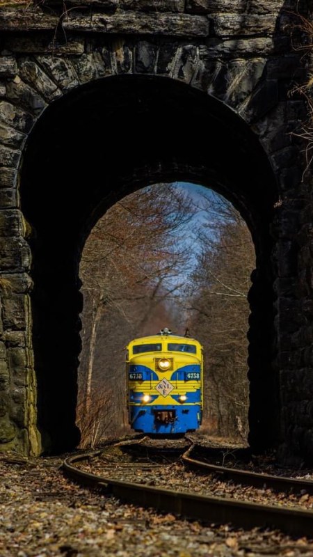 NYLE Train going through the tunnel