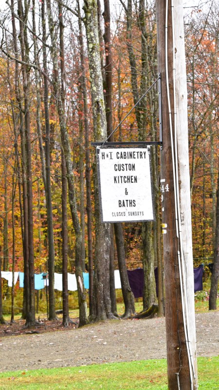 H & I Cabinetry sign