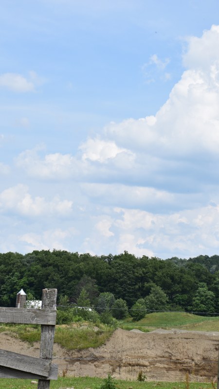 Quilts and crafts sign along NYs Amish Trail