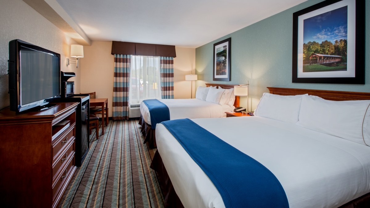 Nonsmoking Room with Two Queen Beds