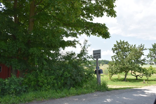 Handwoven baskets sign