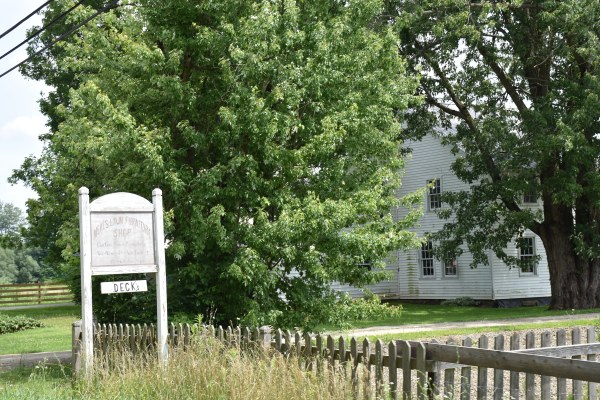 Neal's Lawn Furniture & Deck's