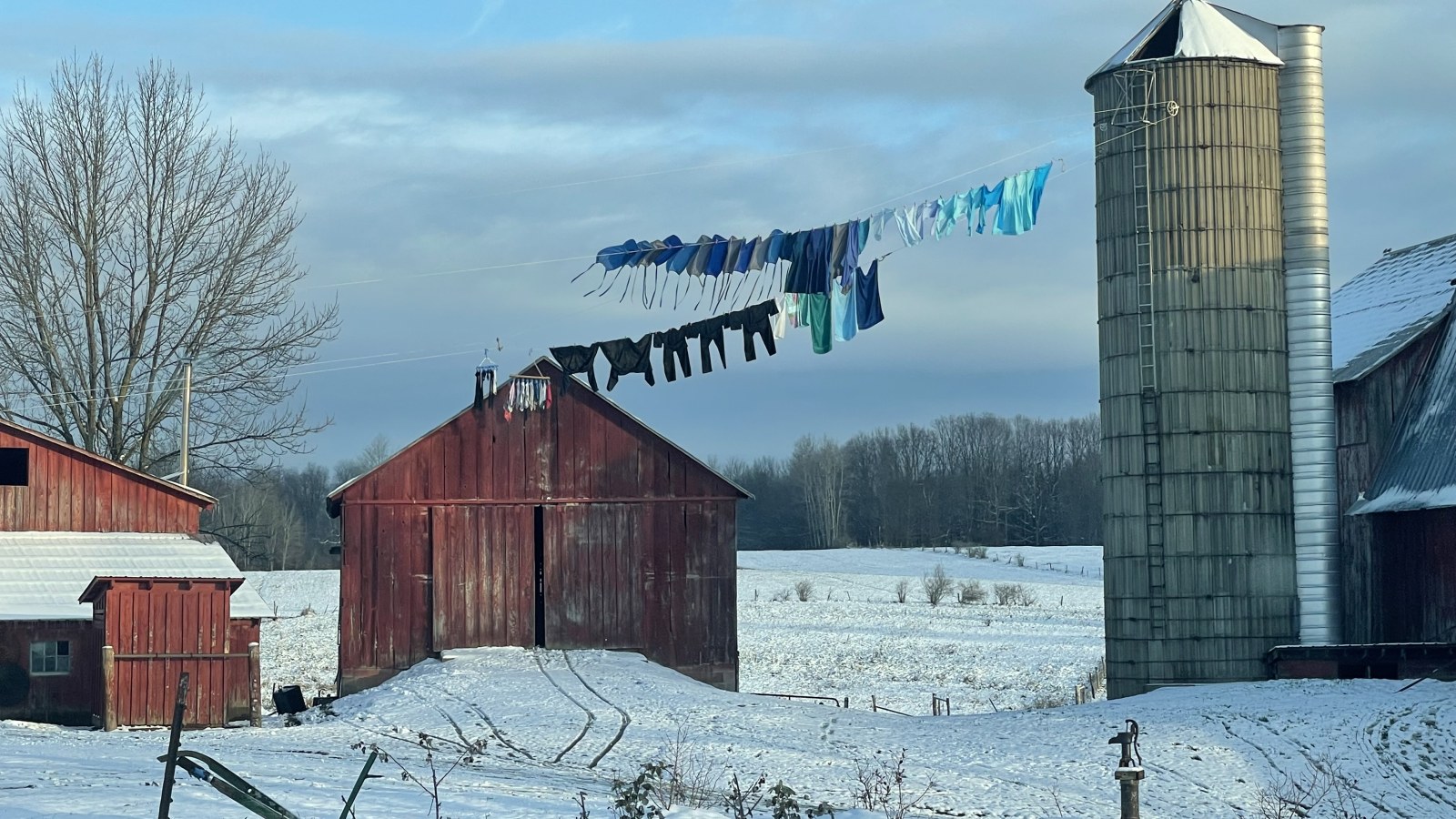 Winter Amish Clothes line